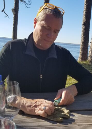 David shucks oysters